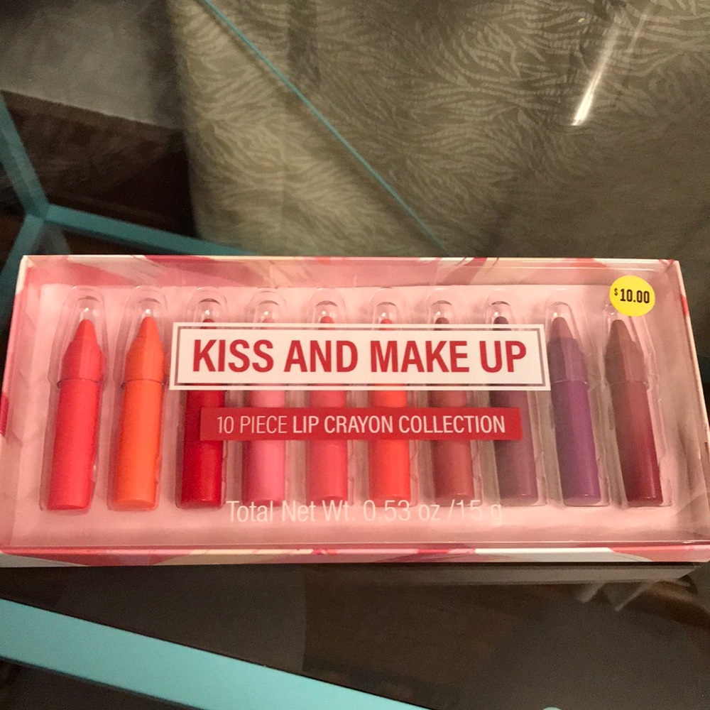 Kiss and make up Lip crayon collection!
